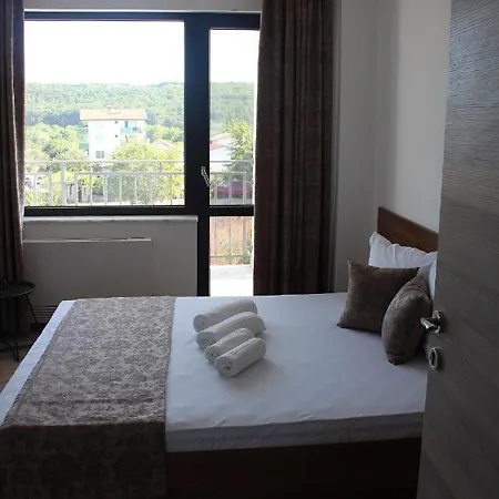 Weisser Schwan белият лебед Shkorpilovtsi