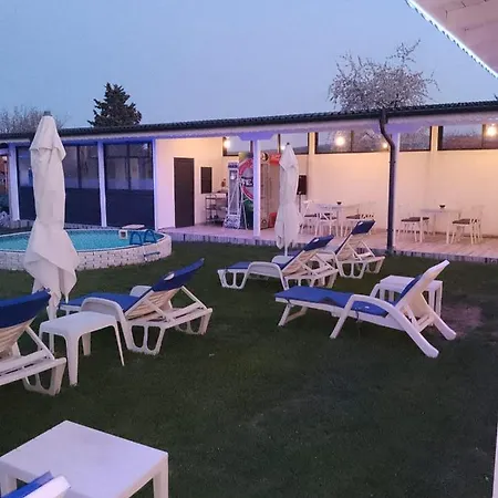 Weisser Schwan белият лебед Hotell Shkorpilovtsi