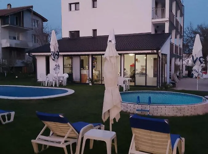 Weißer Schwan белият лебед Шкорпиловци