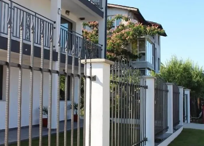 Weißer Schwan белият лебед Хотел *