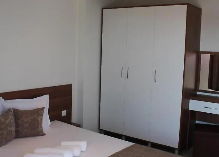 Weißer Schwan белият лебед Шкорпиловци