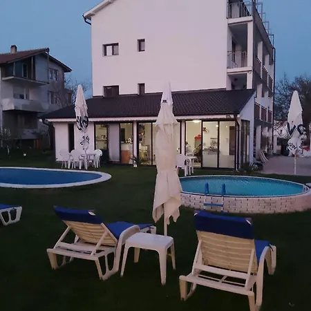 Weißer Schwan белият лебед Shkorpilovtsi
