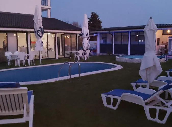 Hotel Weisser Schwan белият лебед *