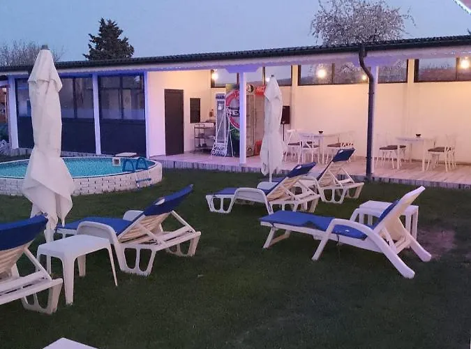 Weisser Schwan белият лебед Hotel Școrpilovți