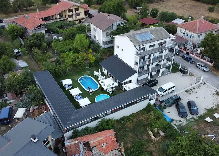 Weisser Schwan белият лебед Hotel Școrpilovți